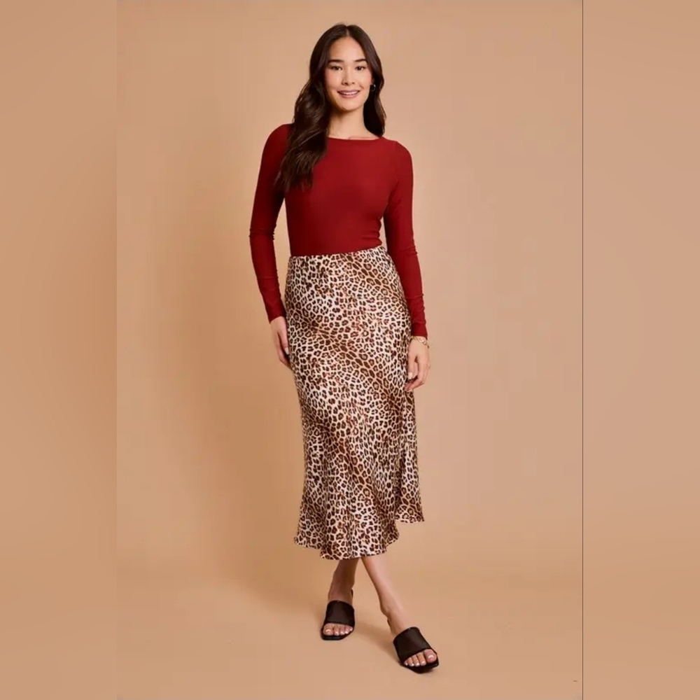 Gilli Long Sleeve Cowl Back Bodysuit in Burgundy - Picture 6 of 8